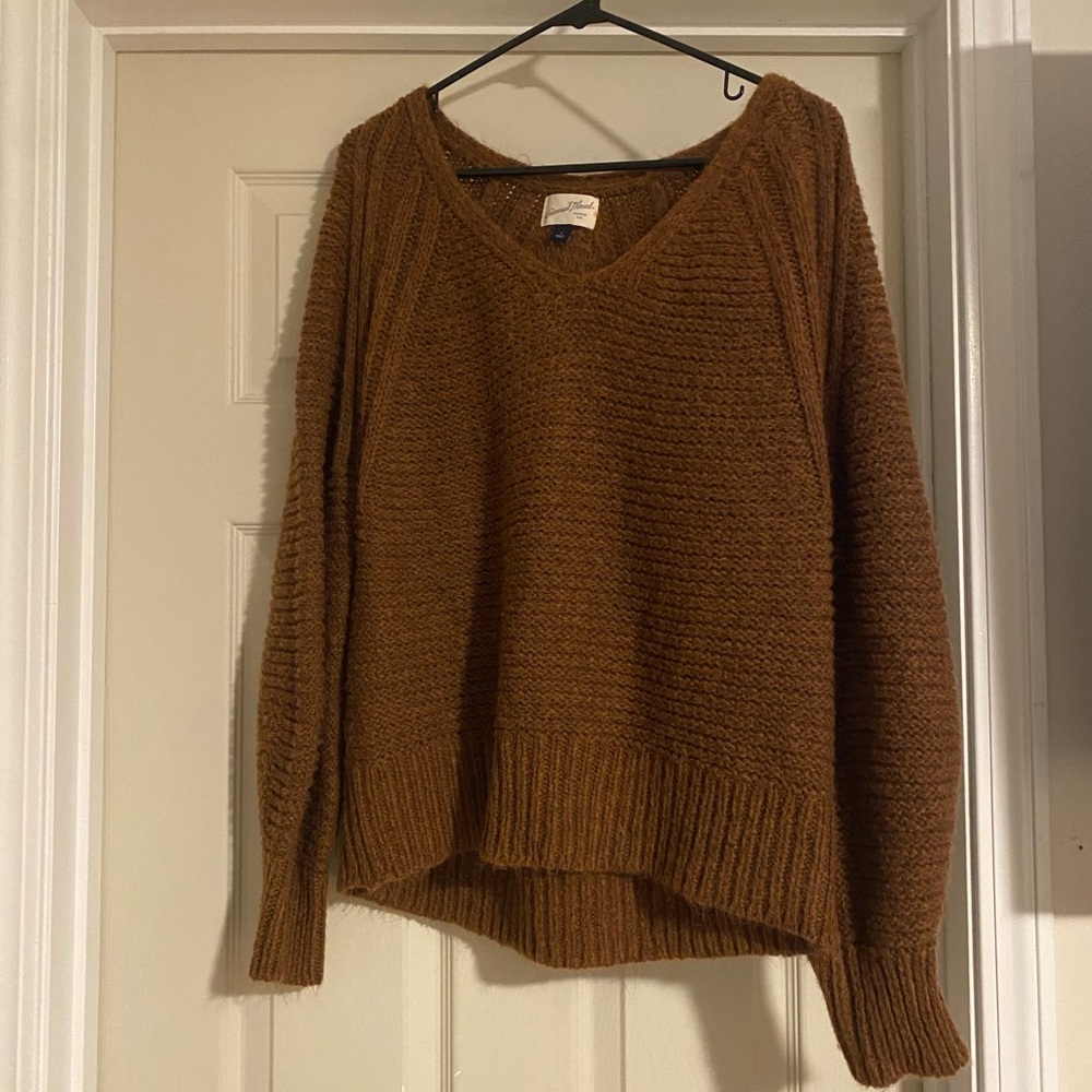 Universal Thread Warm Tan V-Neck Sweater